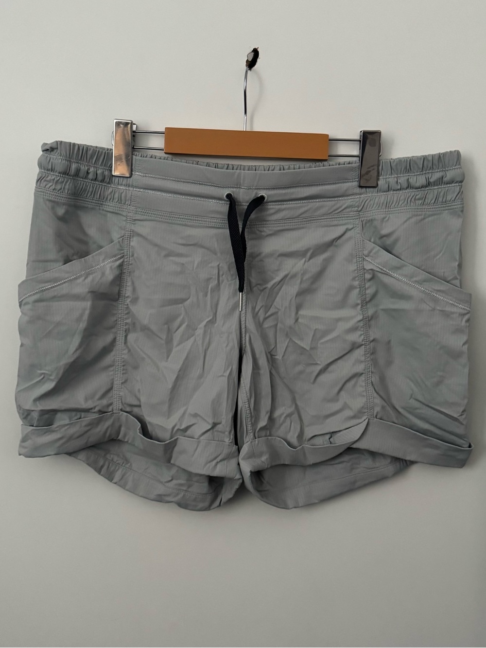 Lululemon Light Gray Shorts Size 10 Cuffed Hem Pockets